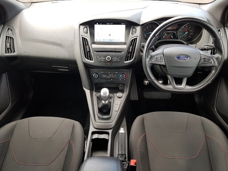 Used Ford Focus 2017 for sale - 76103646: Photo 2