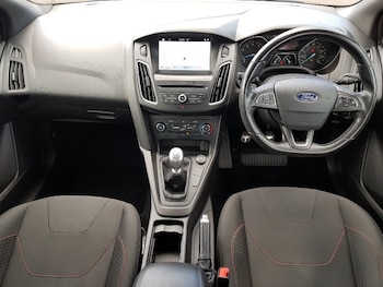 Used Ford Focus 2017 for sale - 76103646: Photo 2