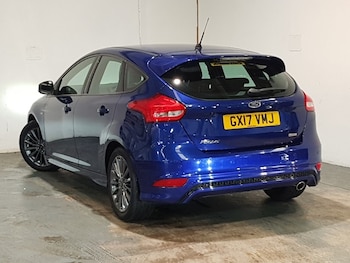 Used Ford Focus 2017 for sale - 76103646: Photo 3