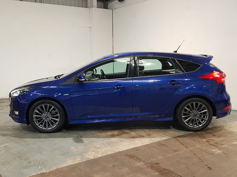 Used Ford Focus 2017 for sale - 76103646: Photo 4