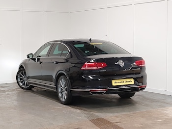 Used Volkswagen Passat 2019 for sale - 79044131: Photo