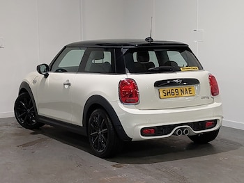 Used MINI Hatch 2019 for sale - 78771084: Photo