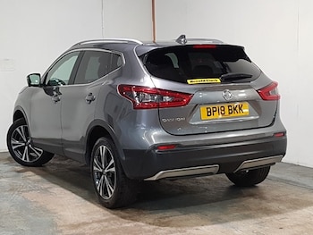 Used Nissan Qashqai 2018 for sale - 77663800: Photo