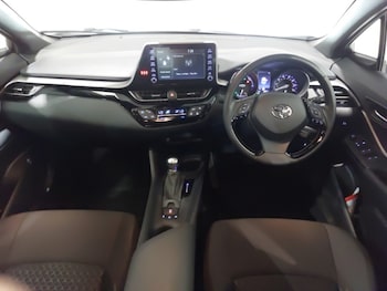 Used Toyota C-HR 2023 for sale - 79243044: Photo
