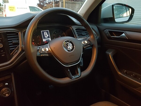 Used Volkswagen T-Roc 2018 for sale - 76116457: Photo 10
