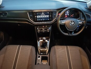 Used Volkswagen T-Roc 2018 for sale - 76116457: Photo