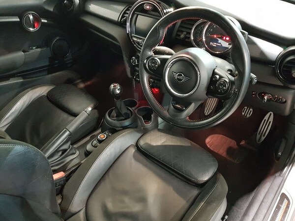 Used MINI Hatch 2019 for sale - 76213060: Photo 17