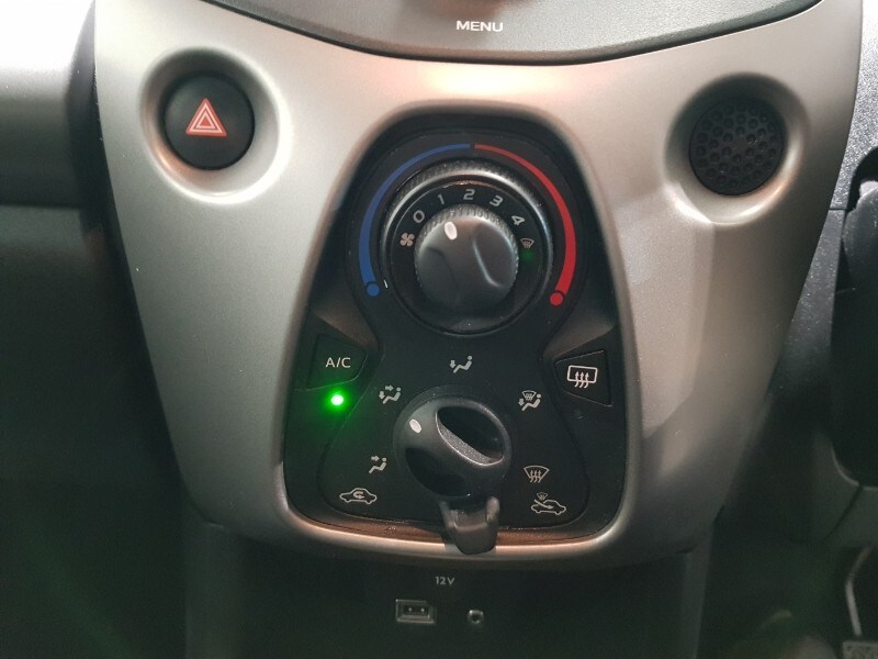 Used Toyota AYGO 2015 for sale - 78178404: Photo 13