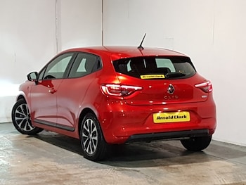 Used Renault Clio 2022 for sale - 76925182: Photo