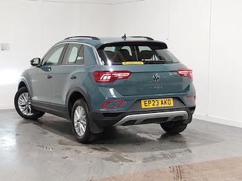 Used Volkswagen T-Roc 2023 for sale - 78559411: Photo