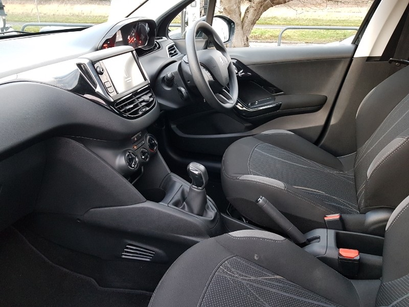 Used Peugeot 208 2015 for sale - 77004331: Photo 5