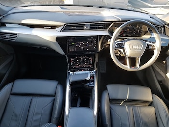 Used Audi e-tron 2022 for sale - 76970128: Photo