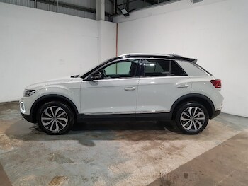 Used Volkswagen T-Roc 2023 for sale - 77881756: Photo
