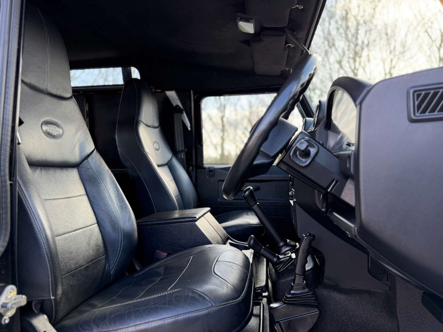 Used Land Rover Defender 2016 for sale - 77915530: Photo 2