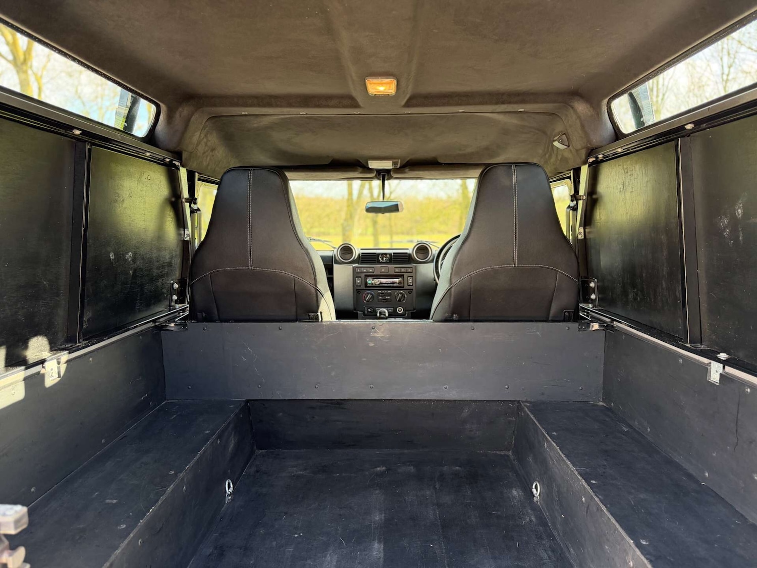 Used Land Rover Defender 2016 for sale - 77915530: Photo 35