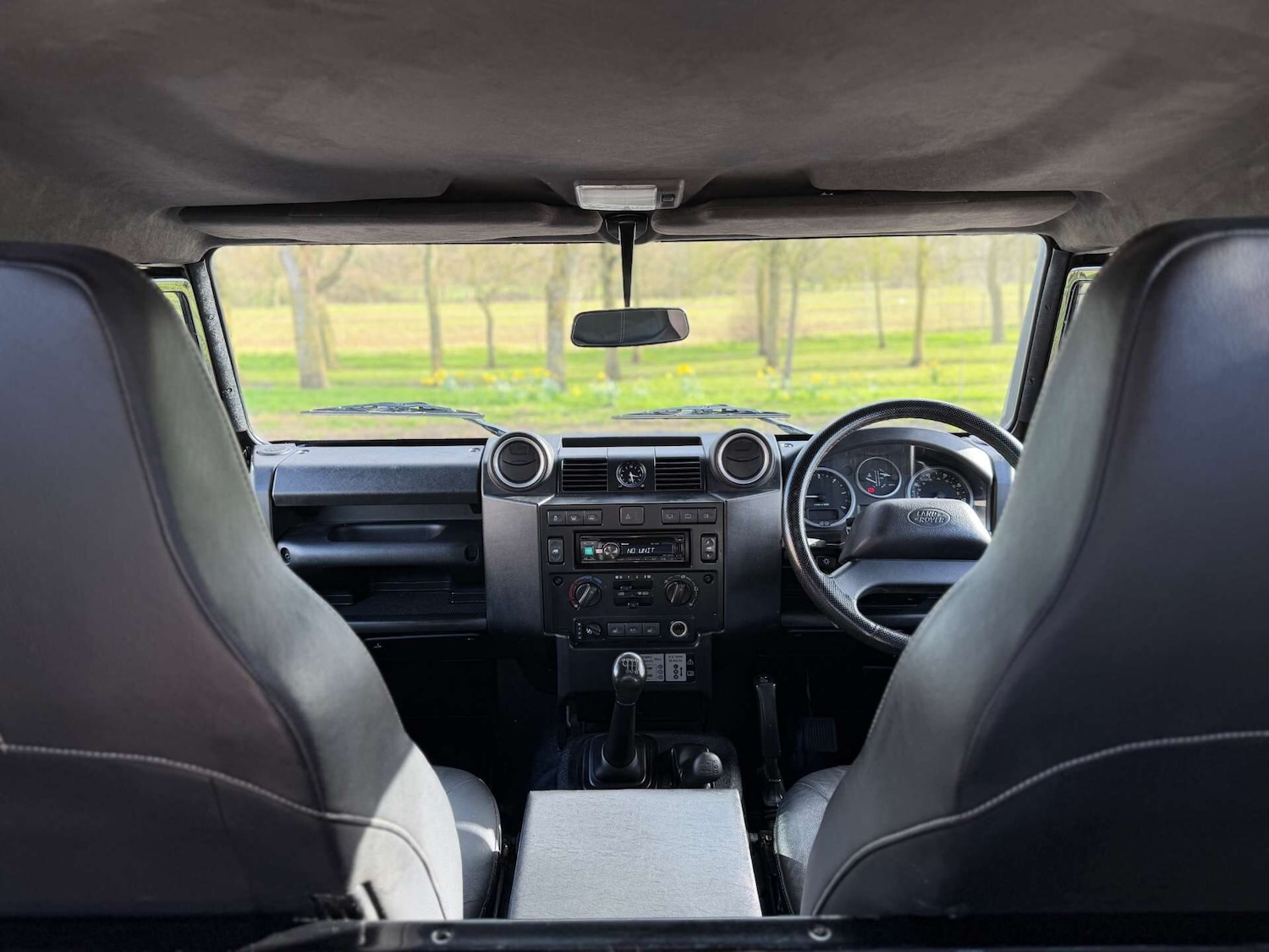 Used Land Rover Defender 2016 for sale - 77915530: Photo 4