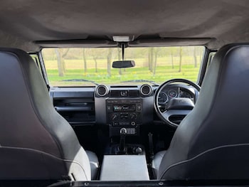 Used Land Rover Defender 2016 for sale - 77915530: Photo