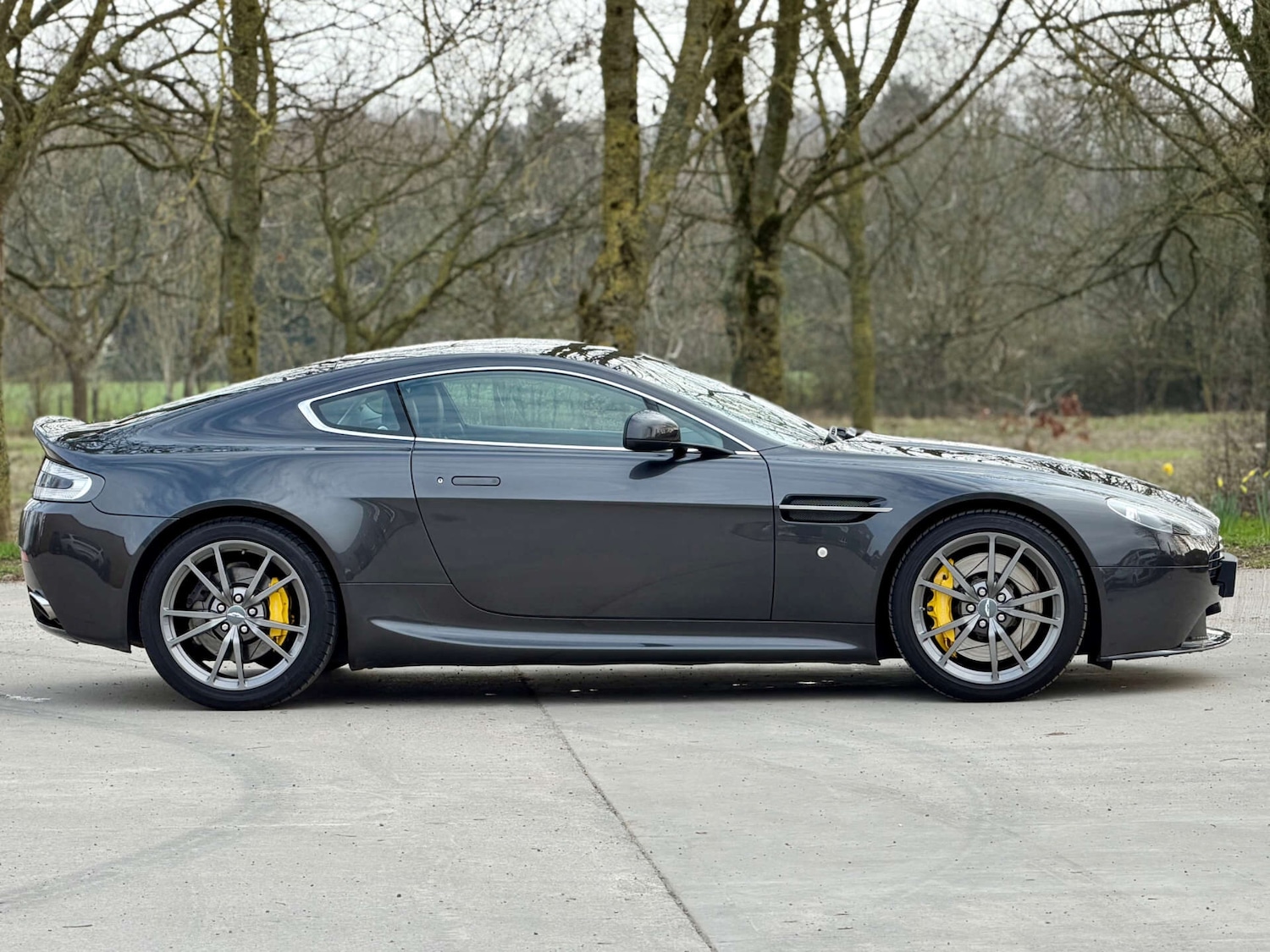 Used Aston Martin Vantage 2015 for sale - 77789399: Photo 12