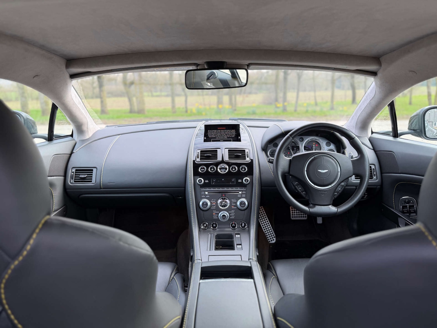 Used Aston Martin Vantage 2015 for sale - 77789399: Photo 2