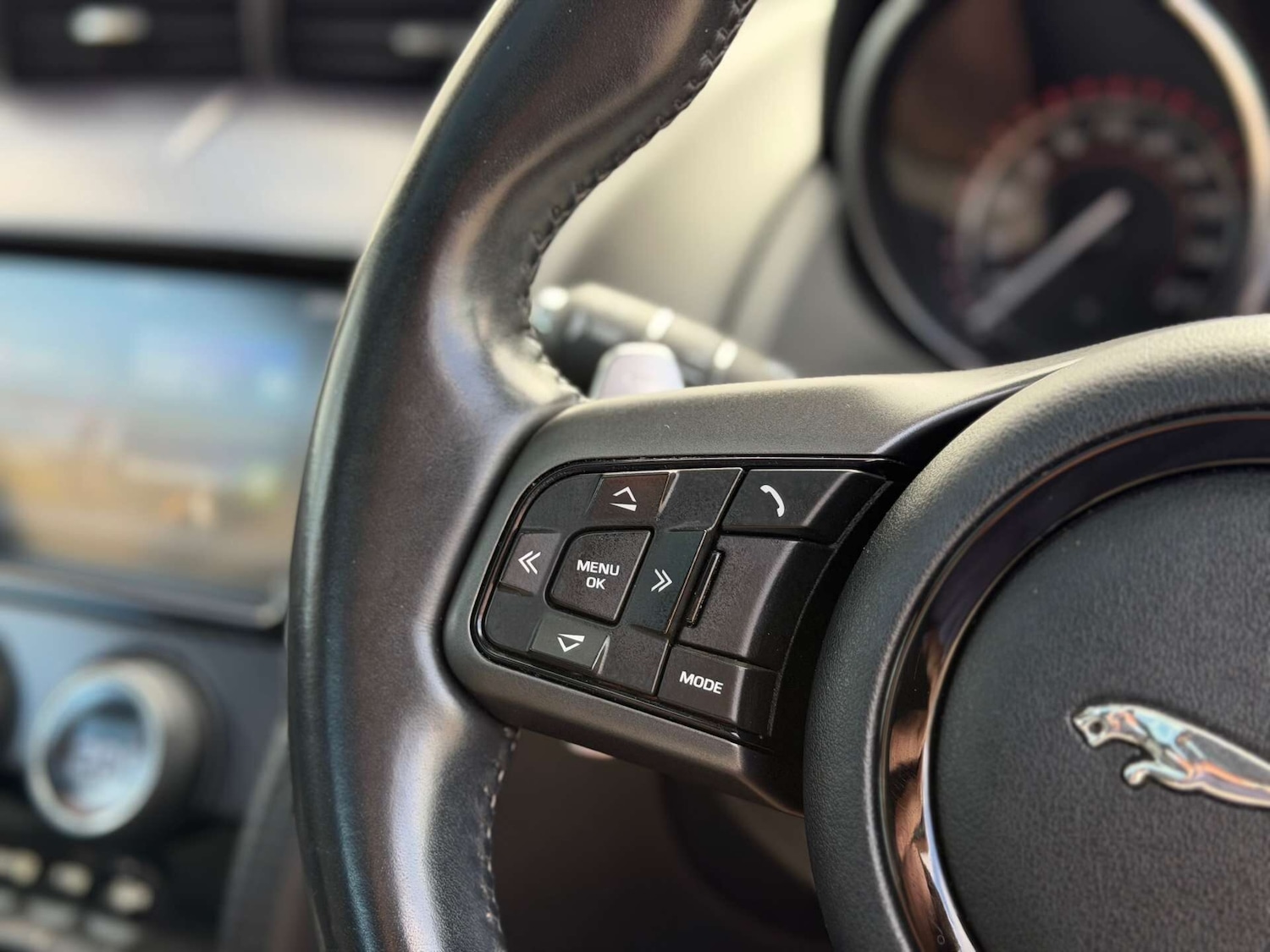 Used Jaguar F-Type 2016 for sale - 77919210: Photo 32