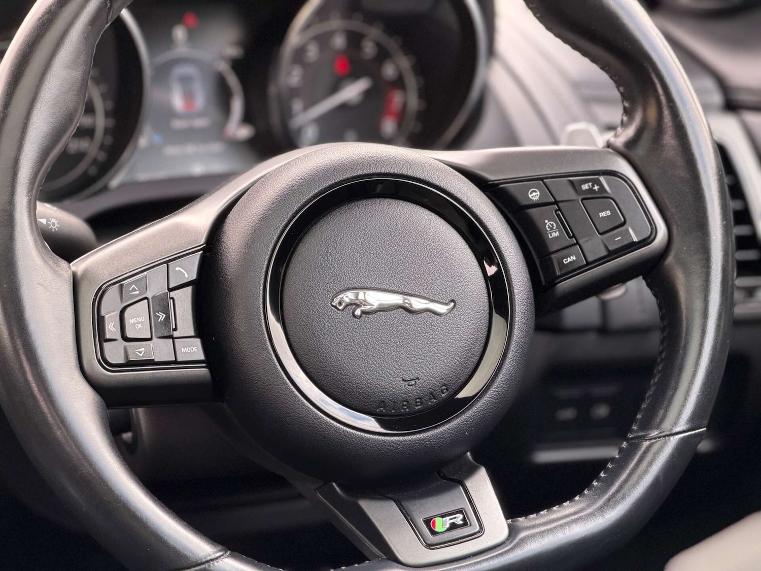 Used Jaguar F-Type 2016 for sale - 77919210: Photo 55