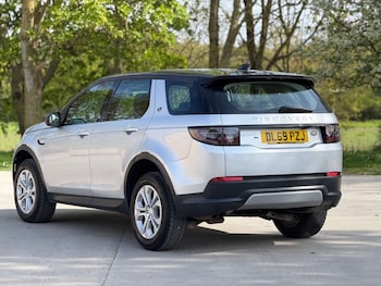 Used Land Rover Discovery Sport 2019 for sale - 78379517: Photo