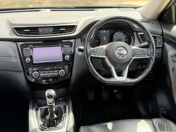 Used Nissan X-Trail 2018 for sale - 79542105: Photo