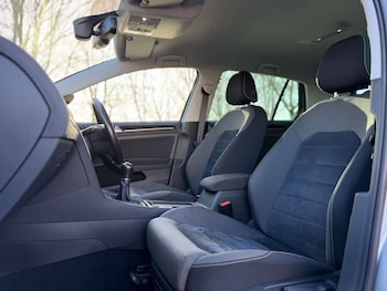 Used Volkswagen Golf 2016 for sale - 77044721: Photo