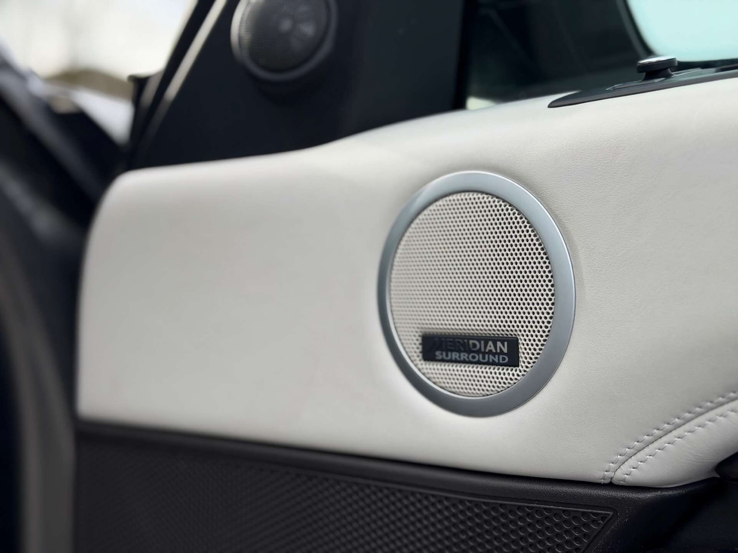 Used Land Rover Discovery 2018 for sale - 77340664: Photo 16