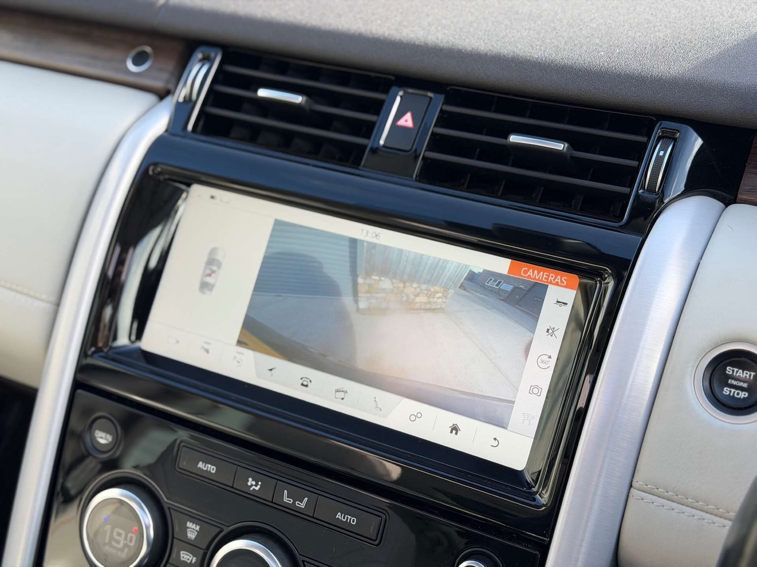 Used Land Rover Discovery 2018 for sale - 77340664: Photo 31