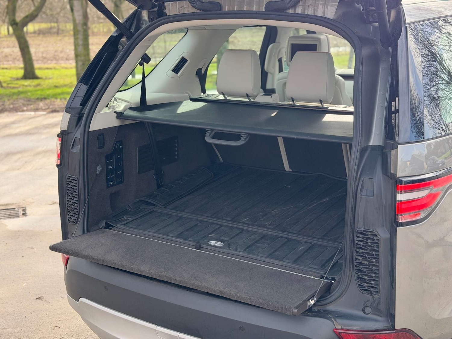 Used Land Rover Discovery 2018 for sale - 77340664: Photo 37