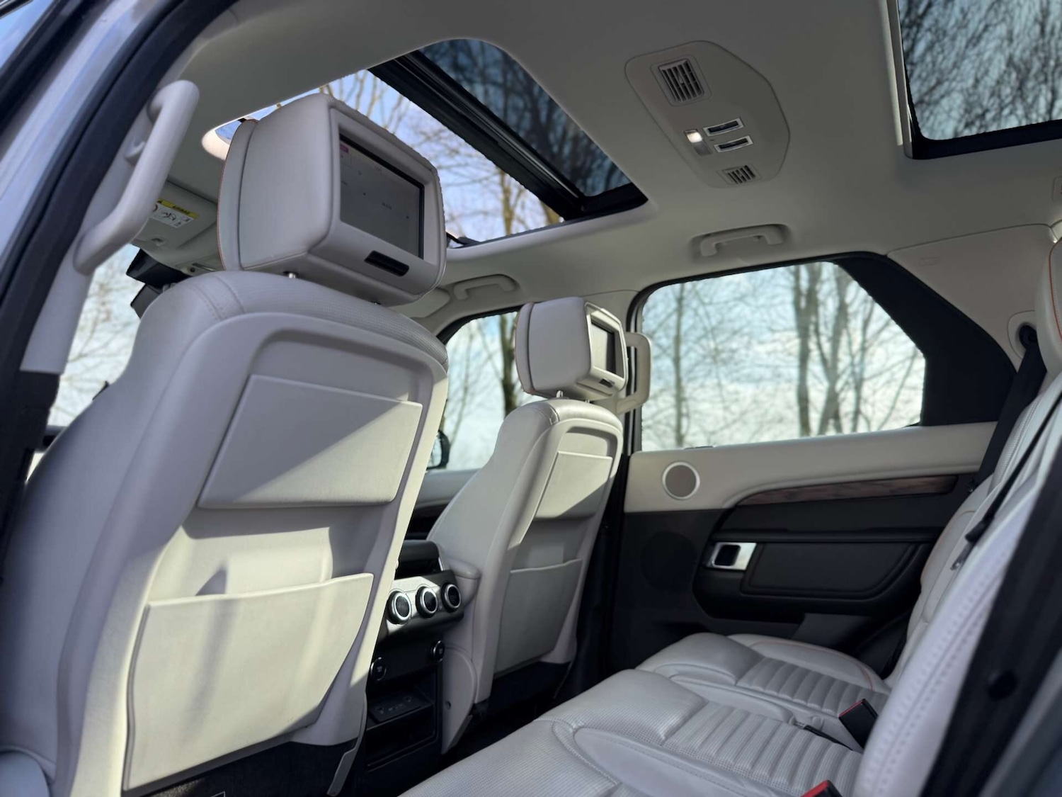 Used Land Rover Discovery 2018 for sale - 77340664: Photo 38