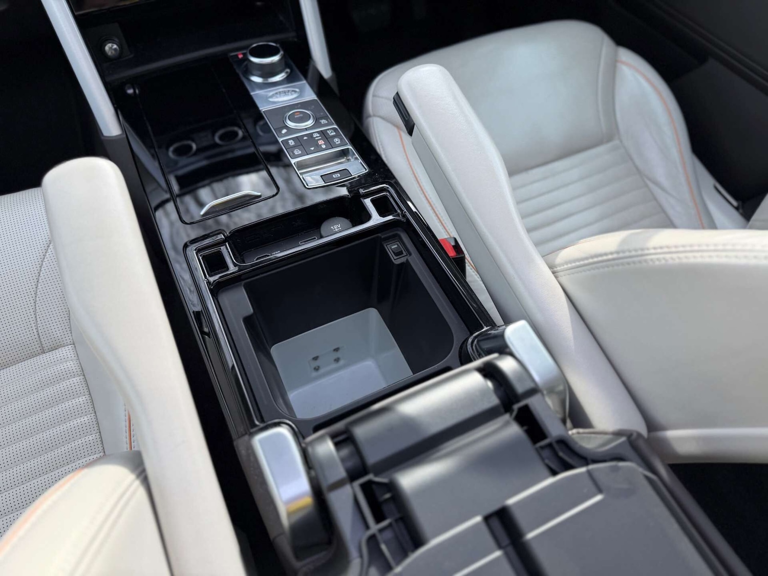 Used Land Rover Discovery 2018 for sale - 77340664: Photo 45