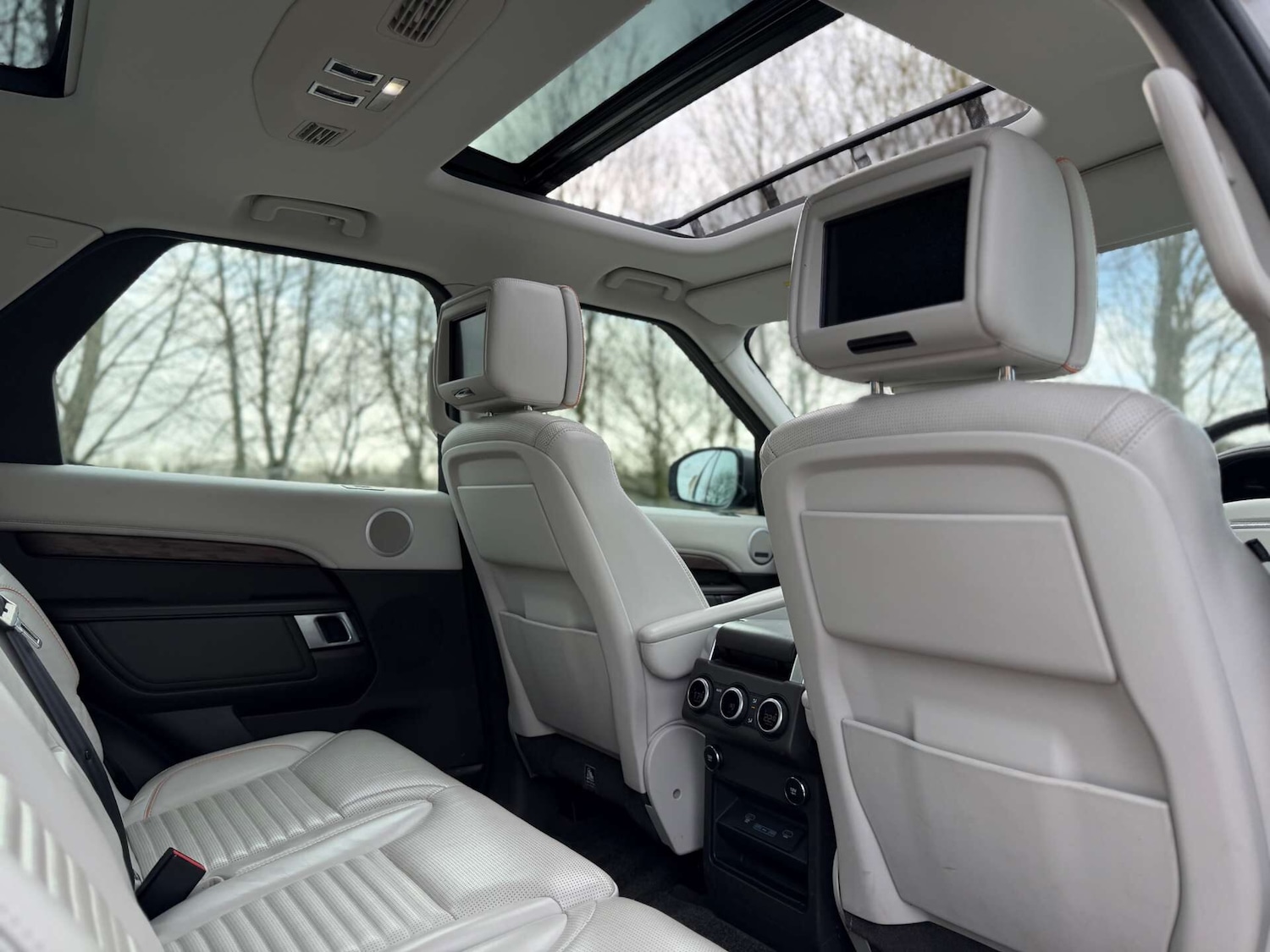 Used Land Rover Discovery 2018 for sale - 77340664: Photo 50