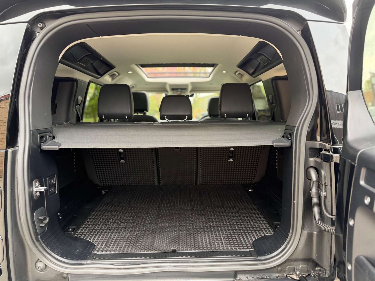 Used Land Rover Defender 2022 for sale - 78219547: Photo 10