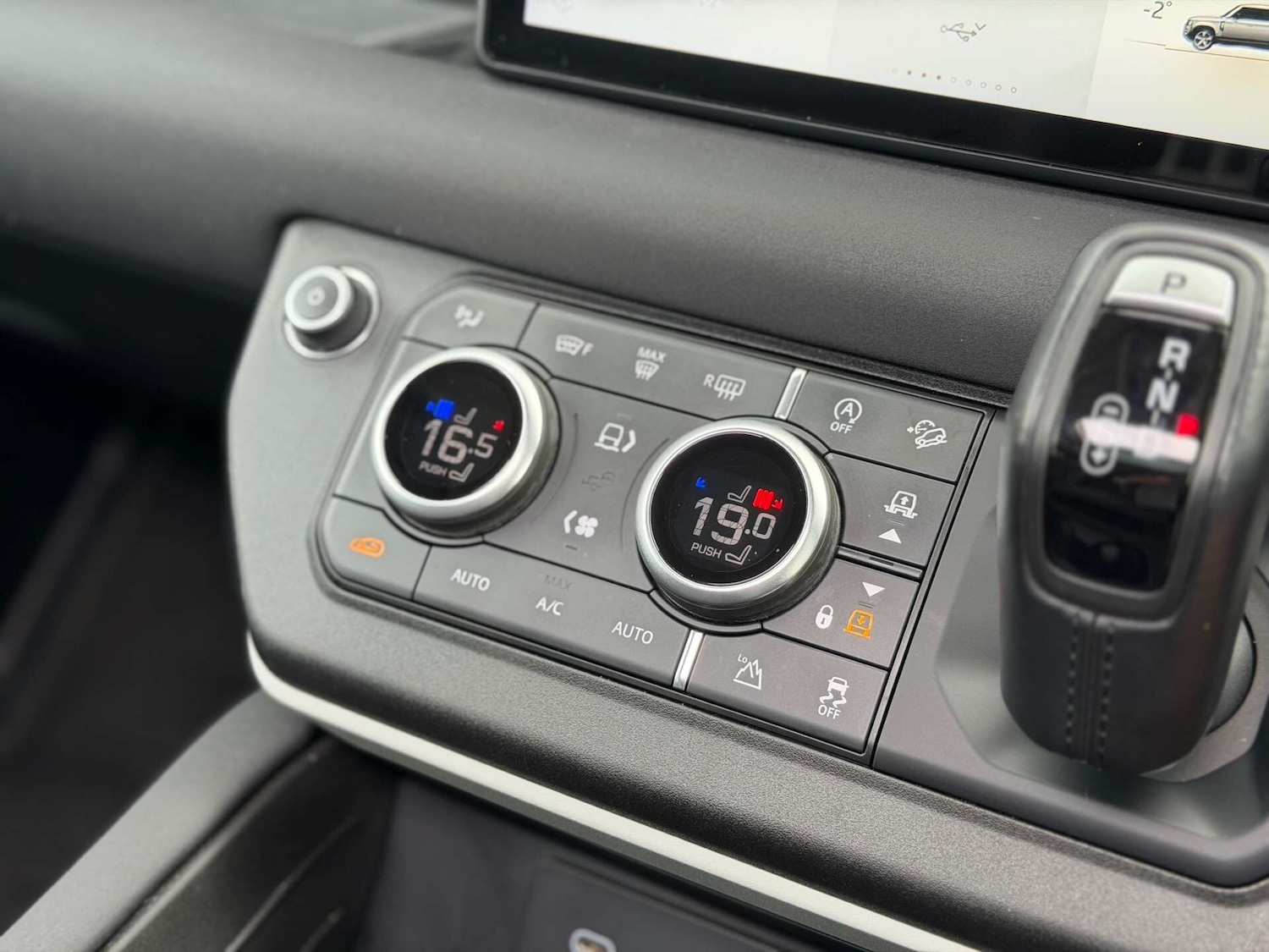 Used Land Rover Defender 2022 for sale - 78219547: Photo 13