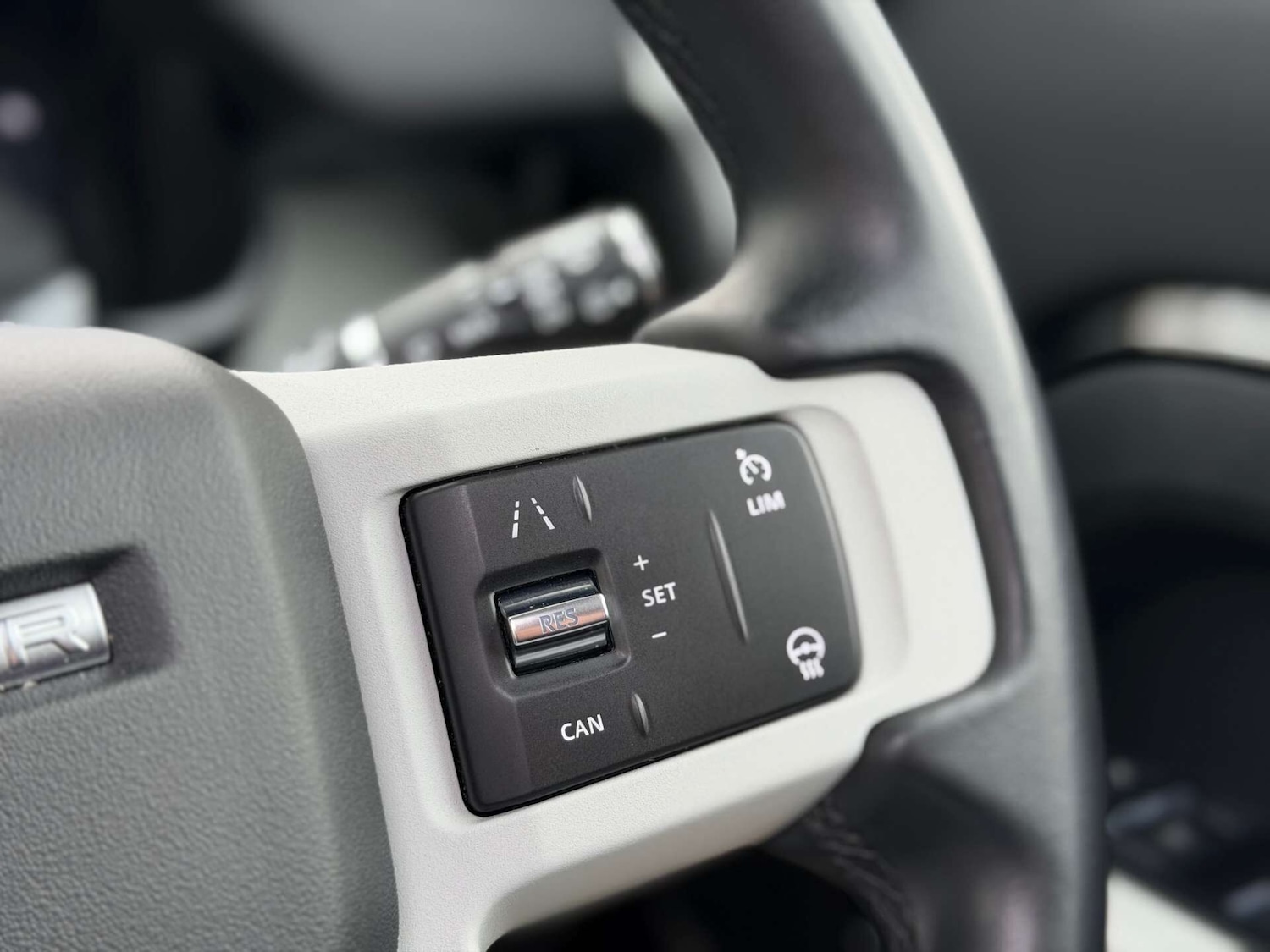 Used Land Rover Defender 2022 for sale - 78219547: Photo 19