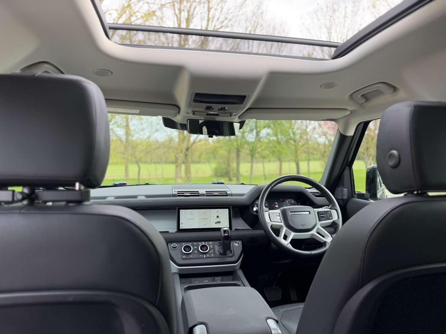 Used Land Rover Defender 2022 for sale - 78219547: Photo 2