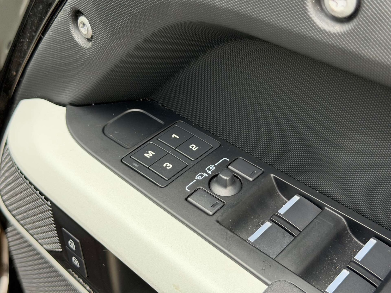 Used Land Rover Defender 2022 for sale - 78219547: Photo 24