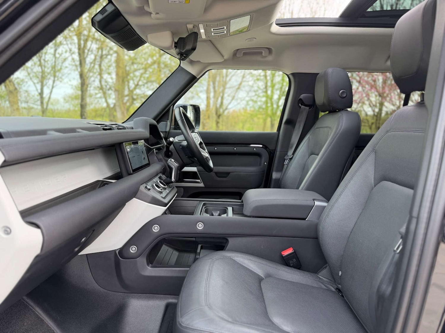 Used Land Rover Defender 2022 for sale - 78219547: Photo 4