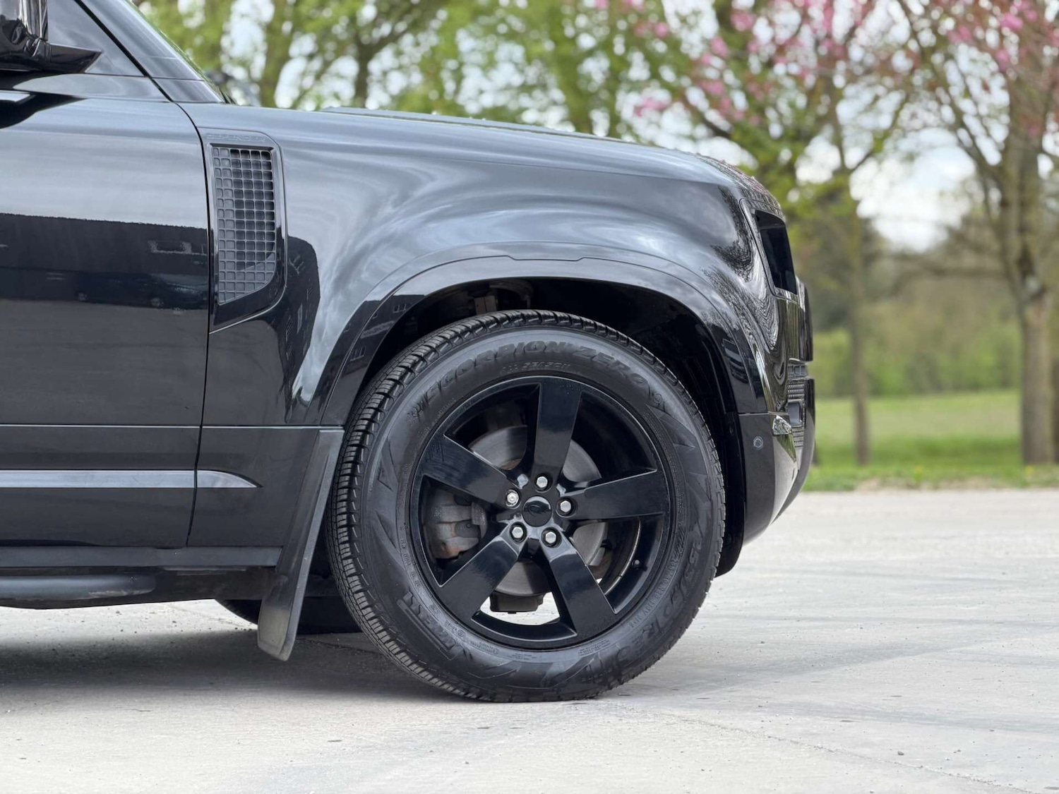 Used Land Rover Defender 2022 for sale - 78219547: Photo 5