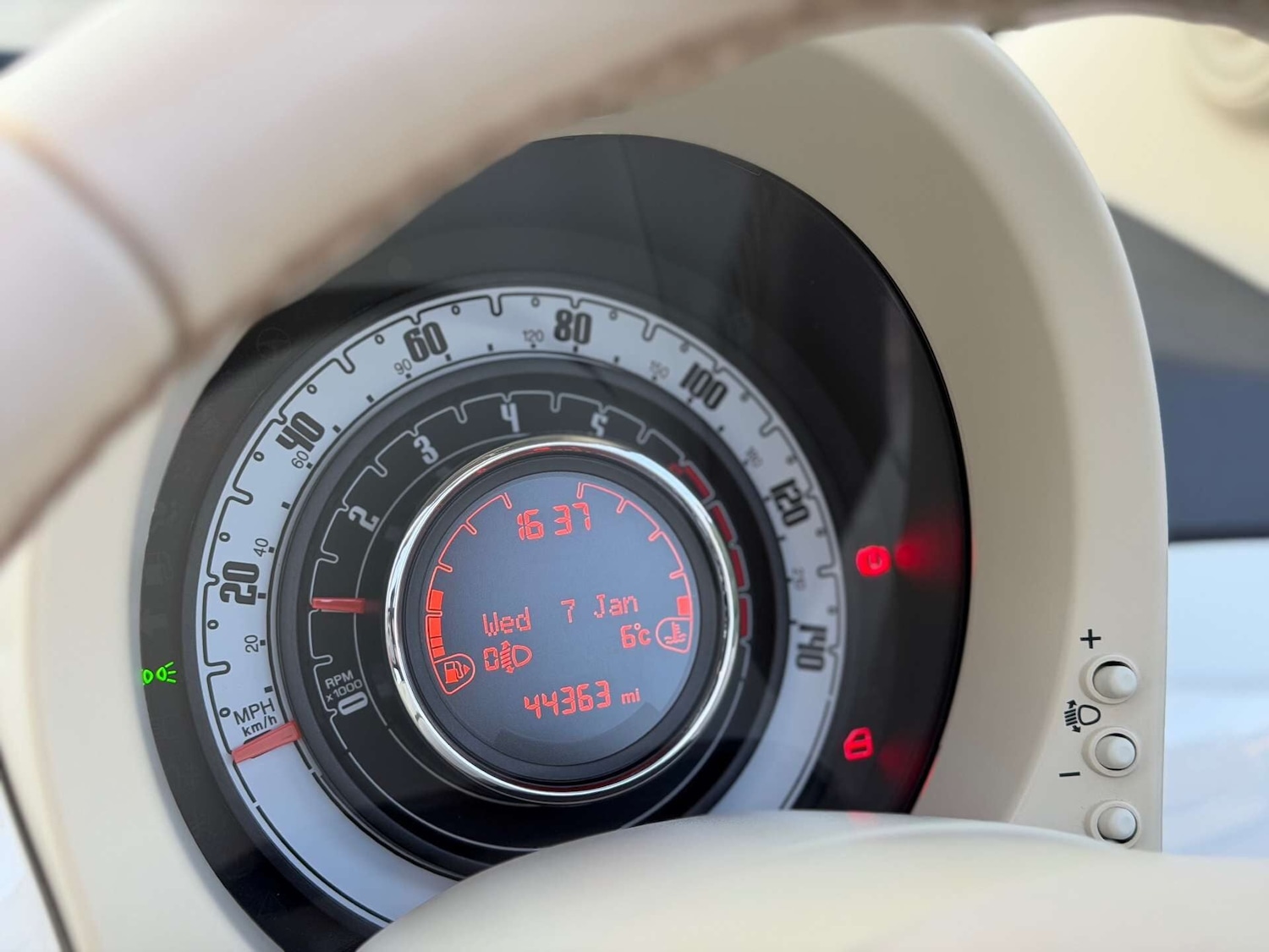 Used Fiat 500 2015 for sale - 77240244: Photo 5