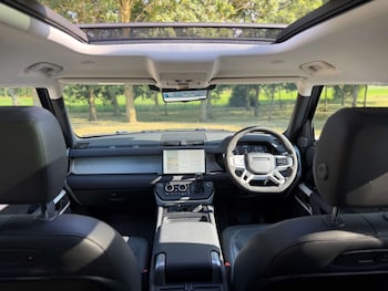Used Land Rover Defender 2022 for sale - 79234213: Photo