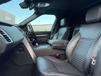 Used Land Rover Discovery 2023 for sale - 77240231: Photo