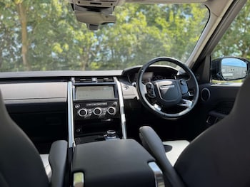 Used Land Rover Discovery 2019 for sale - 79198180: Photo