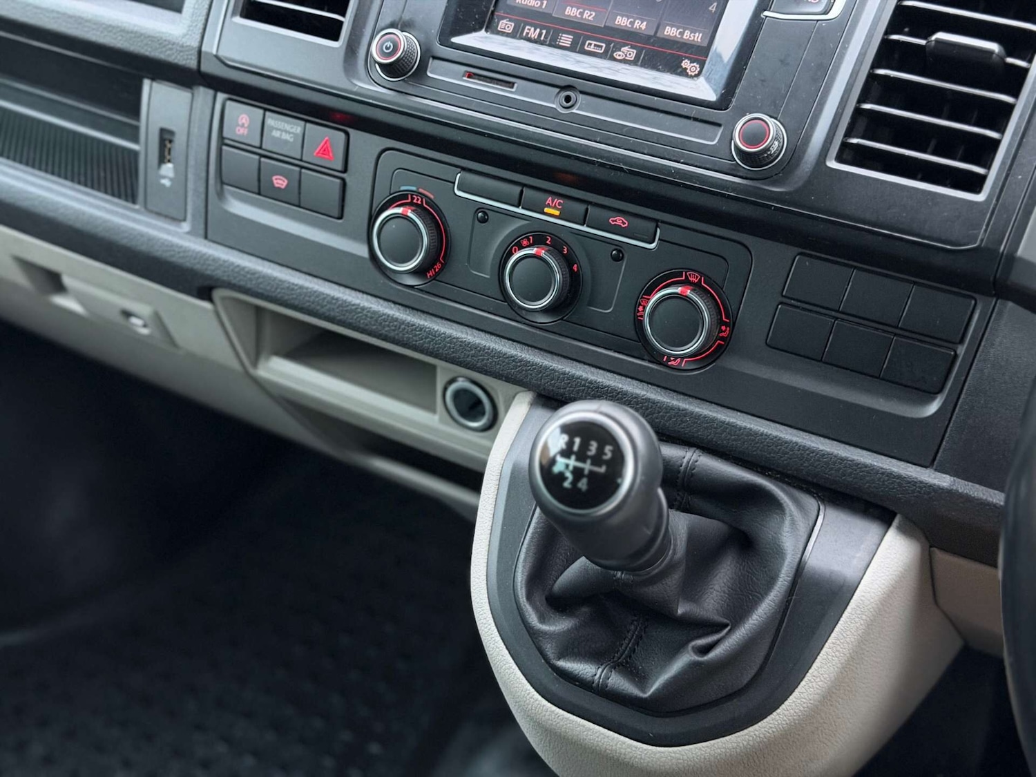 Used Volkswagen Transporter 2017 for sale - 77901071: Photo 17