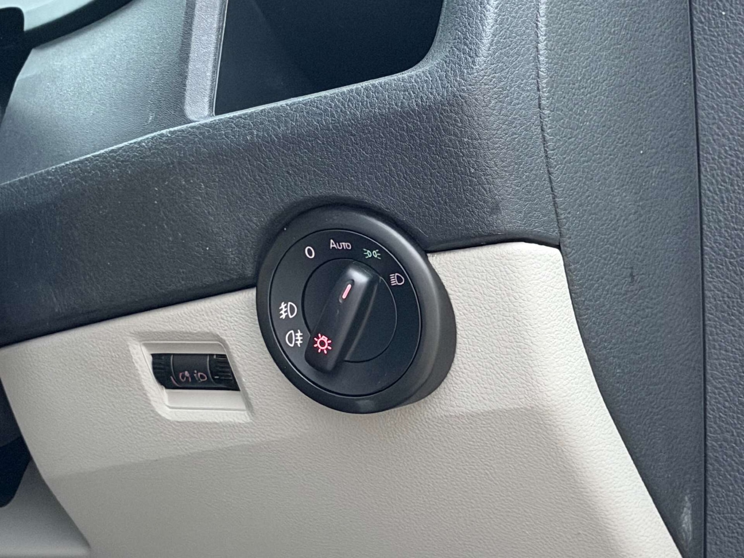 Used Volkswagen Transporter 2017 for sale - 77901071: Photo 24