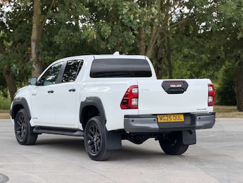 Used Toyota Hilux 2025 for sale - 79612638: Photo