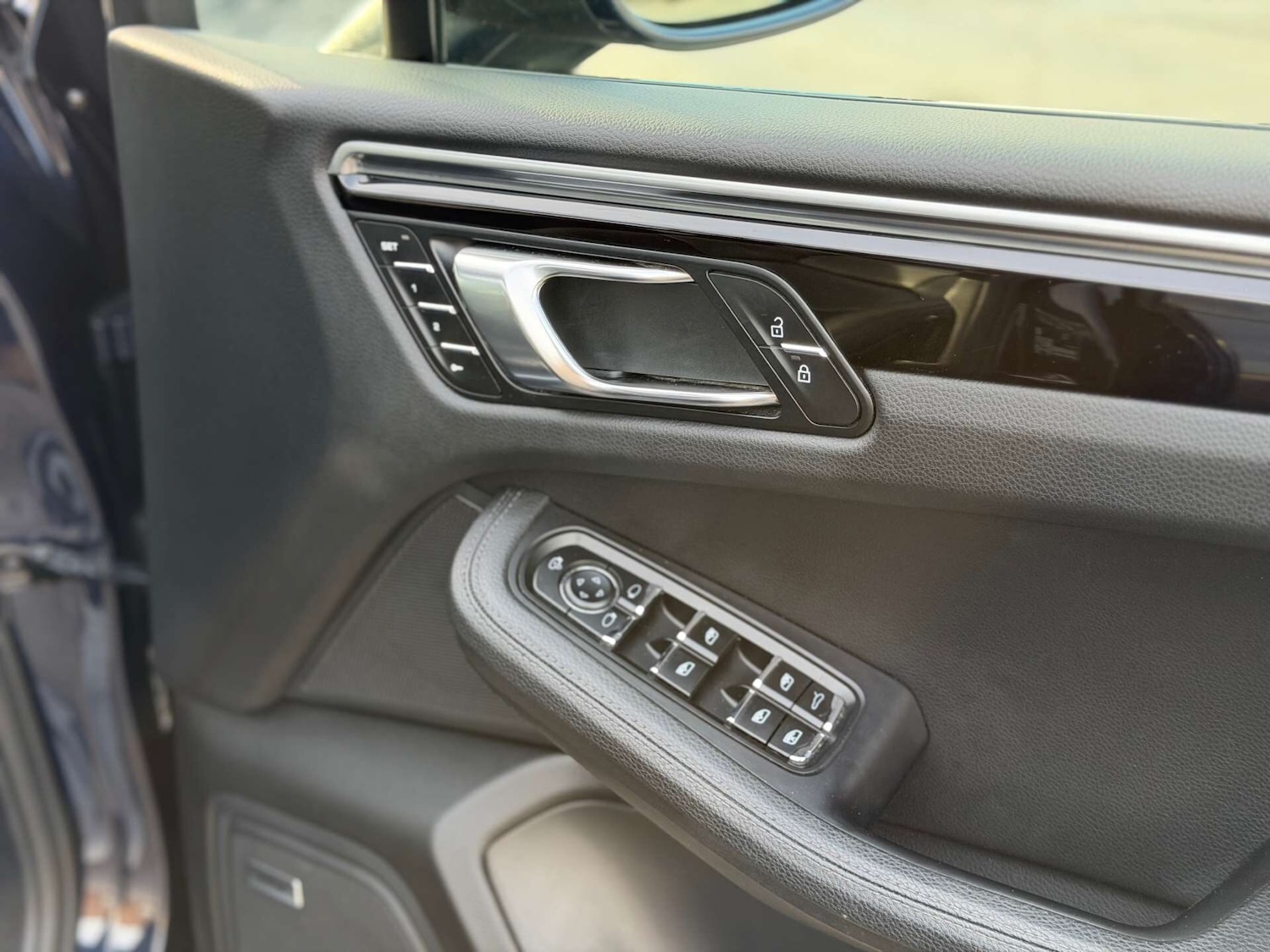 Used Porsche Macan 2019 for sale - 77171378: Photo 14