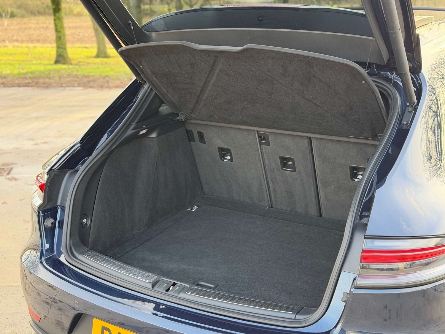 Used Porsche Macan 2019 for sale - 77171378: Photo 19